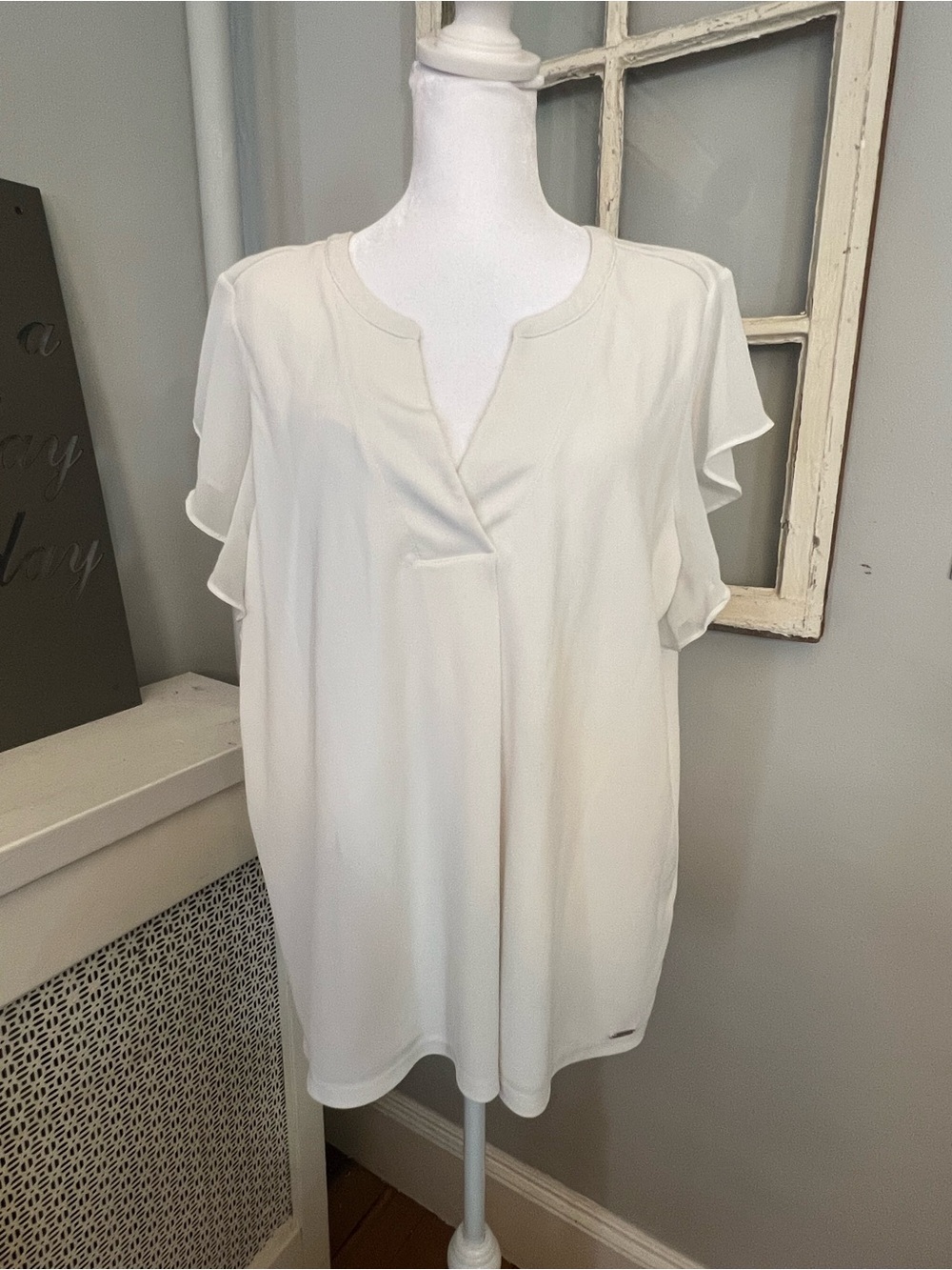 Calvin Klein Cream Split V-Neck Flutter Sleeve Blouse